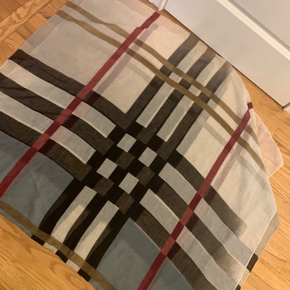 Woman’s scarf